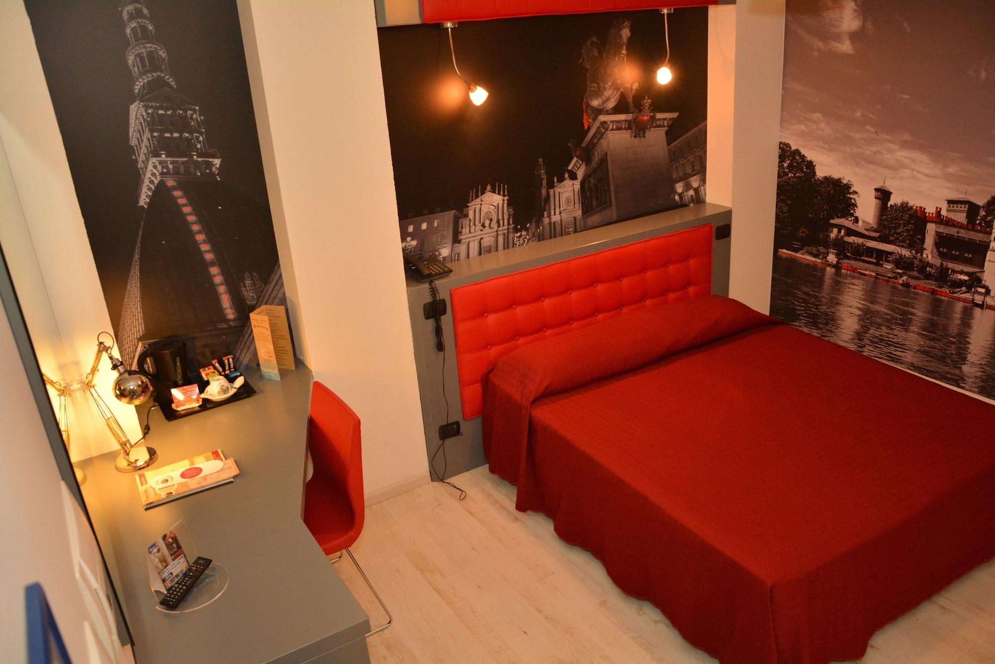 פינרולו Hotel Villa Glicini מראה חיצוני תמונה