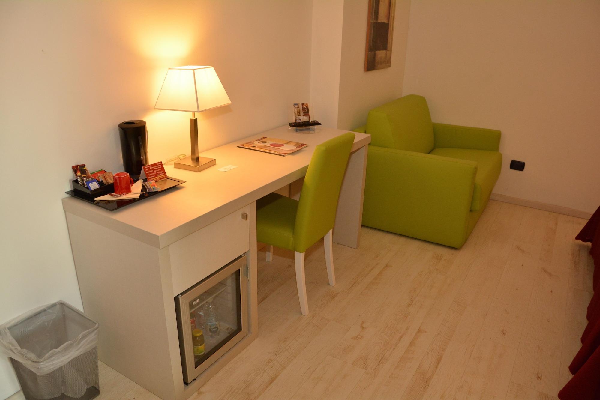 פינרולו Hotel Villa Glicini מראה חיצוני תמונה